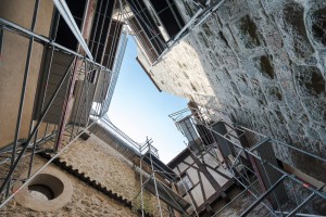 Burg Falkenberg von unten während Sanierung
