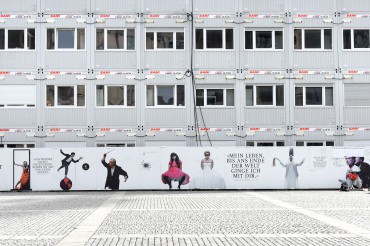 Werbefotografie Studio Oberfranken Street Aufnahme Container bei Umbau der Staatsoper Unter den Linden in Berlin. Feigfotodesign