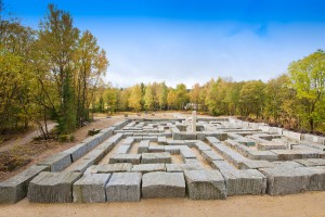 Labyrinth aus Granitsteinen. Feigfotodesign