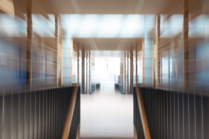 Architekturfotografie Fotograf Studio Oberfranken Treppenaufgang bei IGZ Falkenberg mit Zoom-Effekt. Feigfotodesign