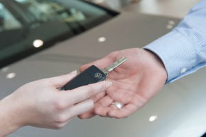 Schlüsselübergabe an Kunde Detailaufnahme. Feigfotodesign