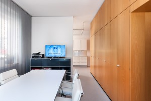 Besprechungsraum im Studio für Kundentermine und Projektbesprechungen. Feigfotodesign