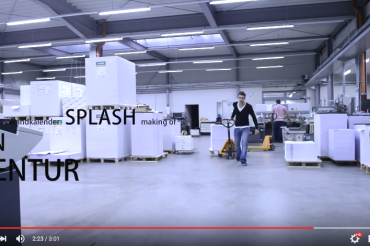 Screenshot von YouTube Video zeigt Making Of in Druckerei. Feigefotodesign