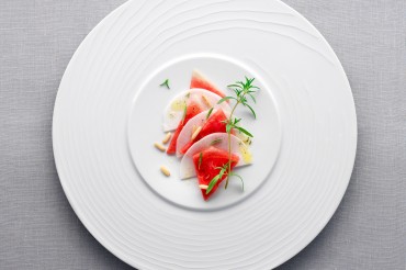 Werbefotografie FotoStudio Produktfotografie Oberfranken Food-Aufnahme von sommerlichem Melonen-Rettich-Carpaccio. Feigefotodesign