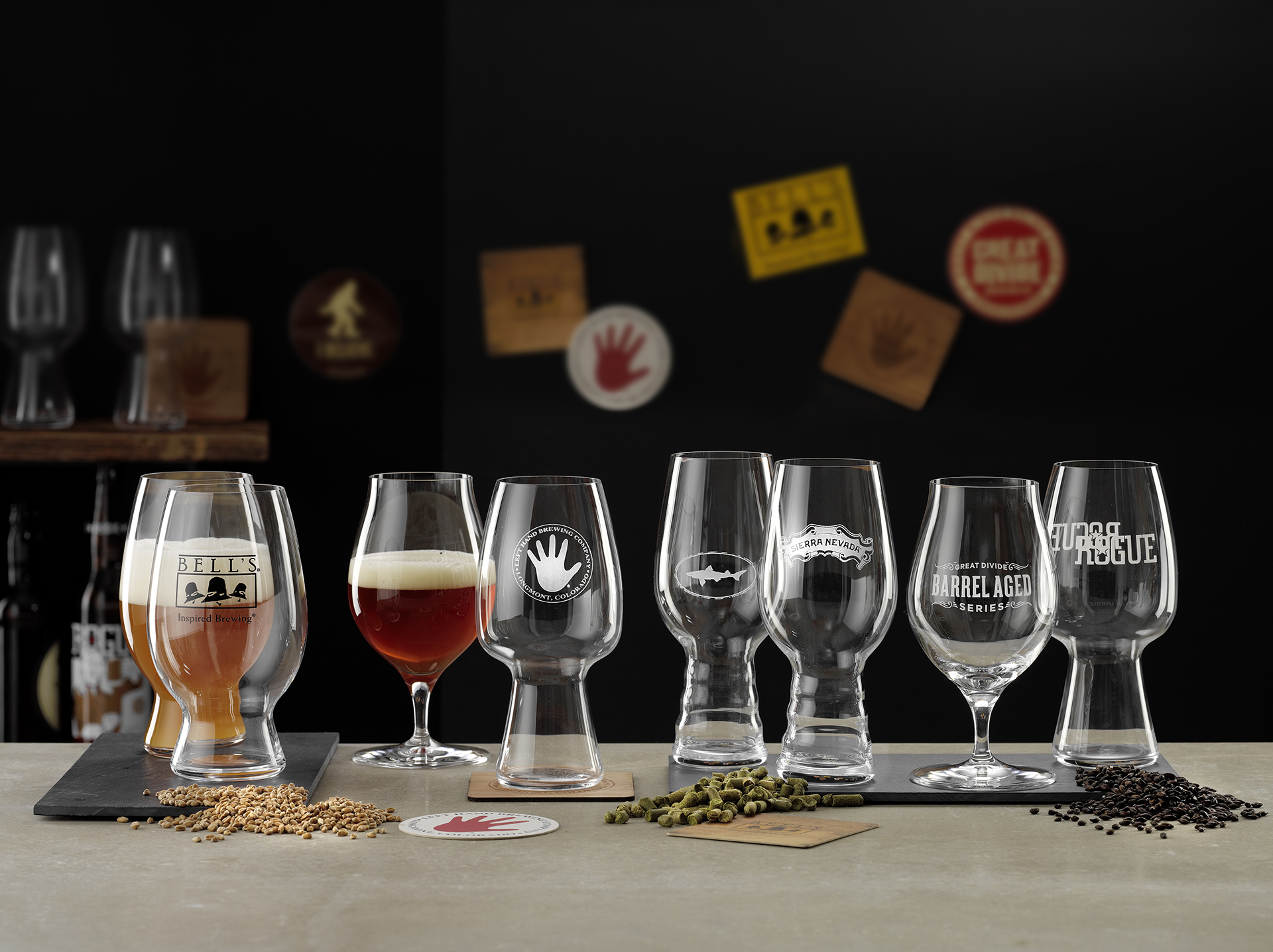 Werbefotografie Studio Oberfranken Leere und halb gefüllte Tastinggläser für Craftbeer, hergestellt von Spiegelau. Feigefotodesign