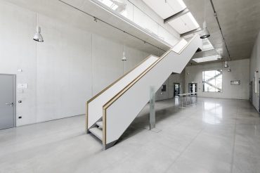 Architekturfotografie Fotograf Studio Oberfranken Aufnahme Innenarchitektur Treppe in Garching, München Feigefotodesign